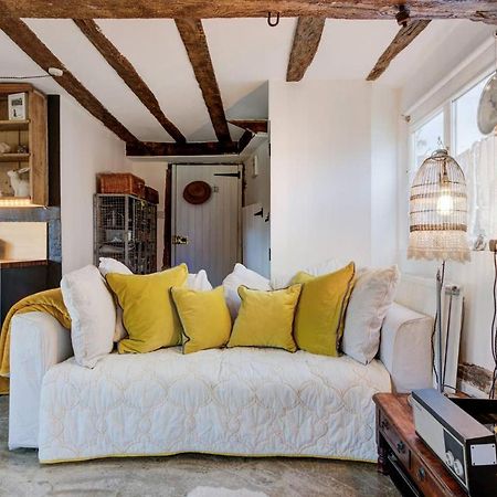 The Dairy, One Bedroom Cottage In A 15Th Century Farmhouse Parham 외부 사진