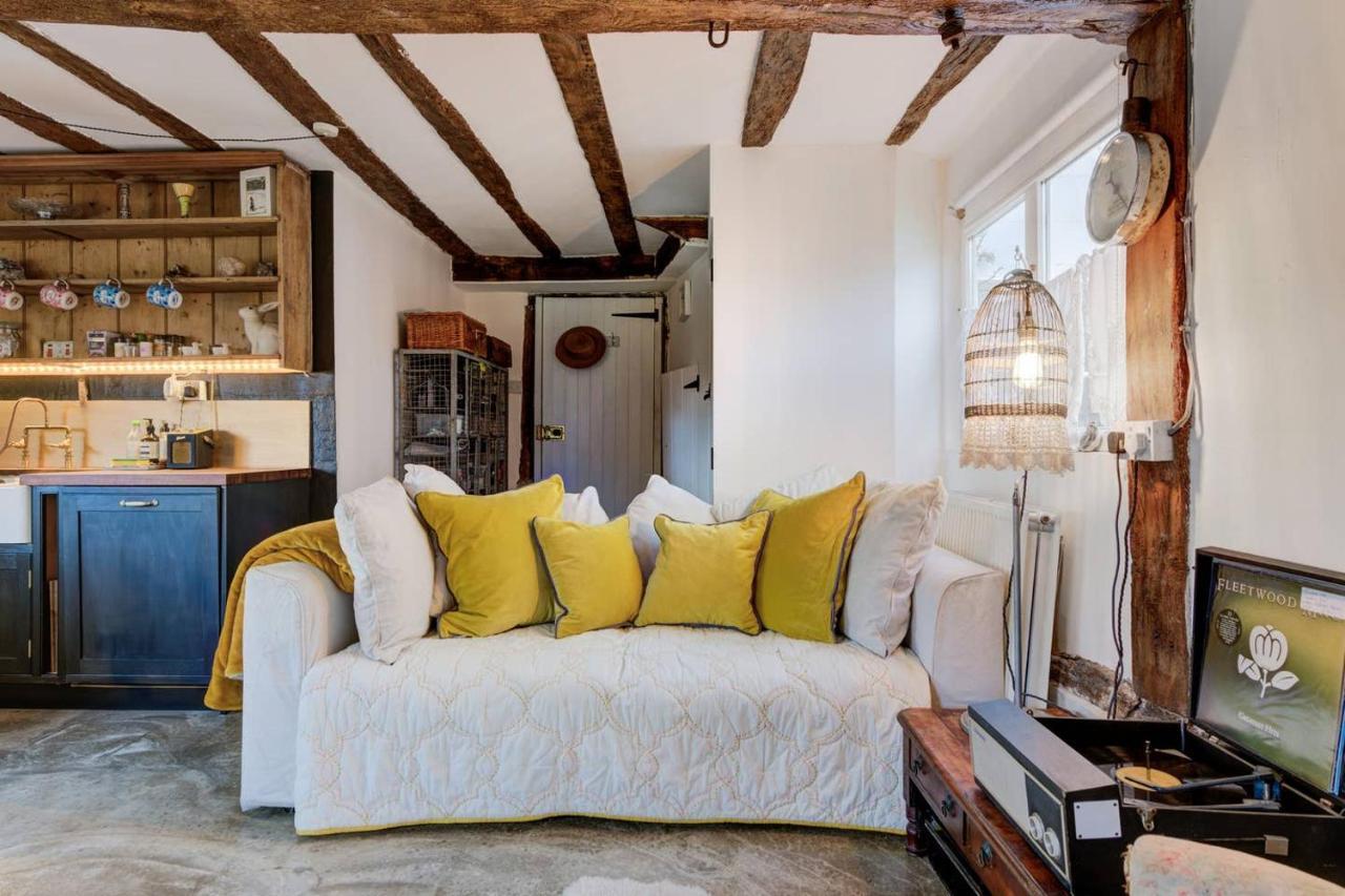 The Dairy, One Bedroom Cottage In A 15Th Century Farmhouse Parham 외부 사진