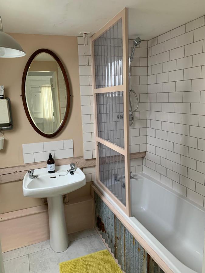 The Dairy, One Bedroom Cottage In A 15Th Century Farmhouse Parham 외부 사진